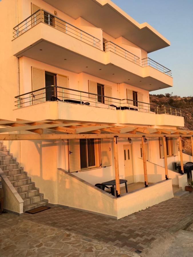 Bluemoon Suites Sarandë Eksteriør bilde