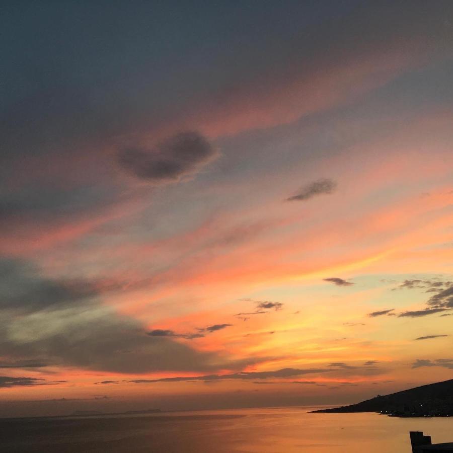 Bluemoon Suites Sarandë Eksteriør bilde