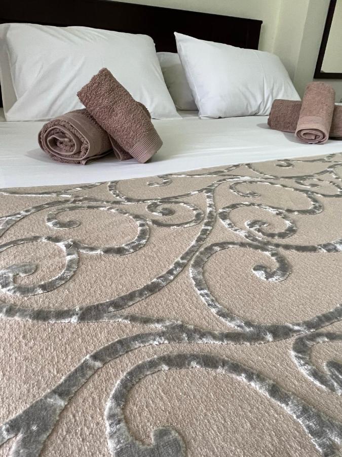 Bluemoon Suites Sarandë Eksteriør bilde