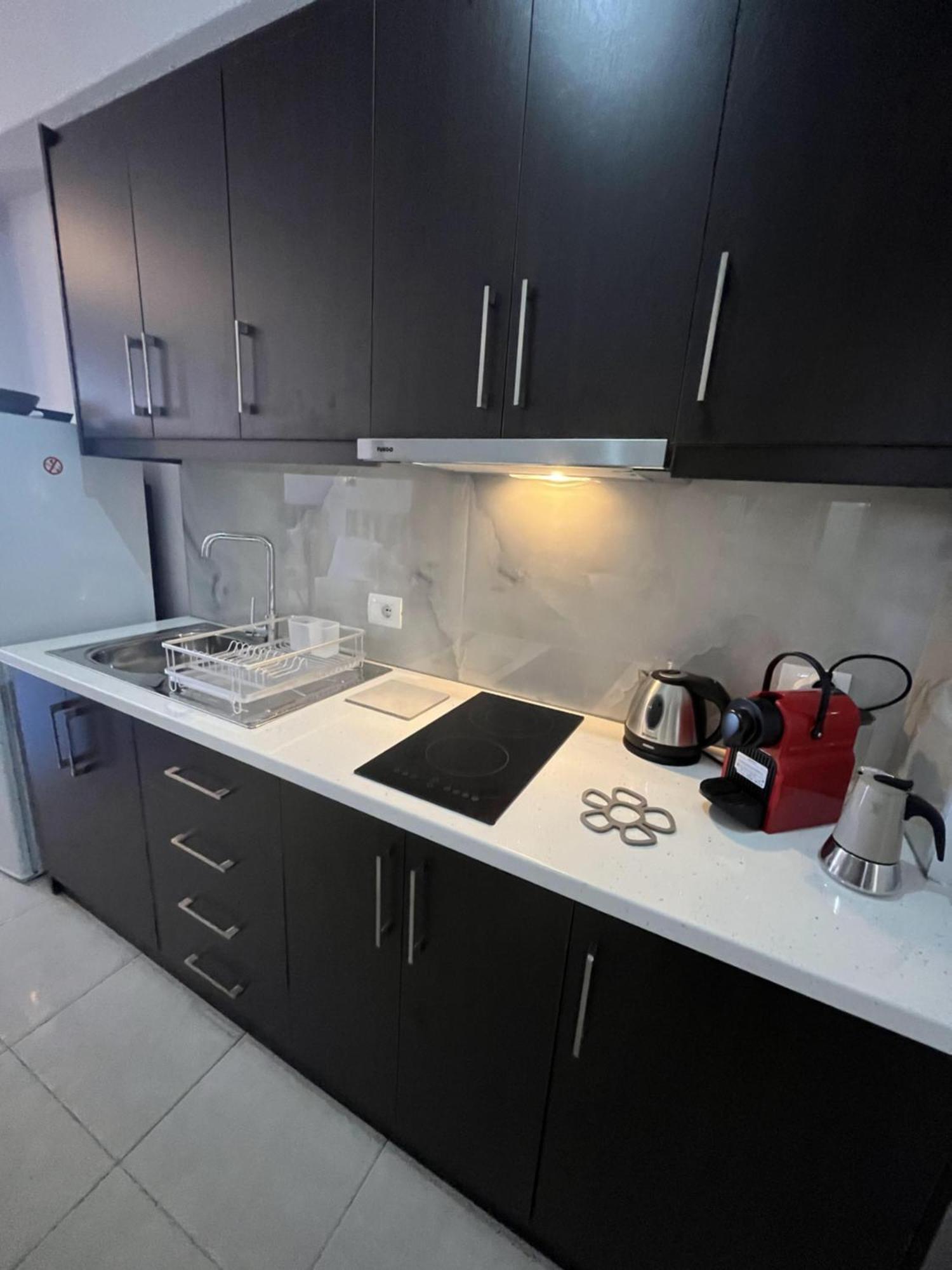 Bluemoon Suites Sarandë Eksteriør bilde