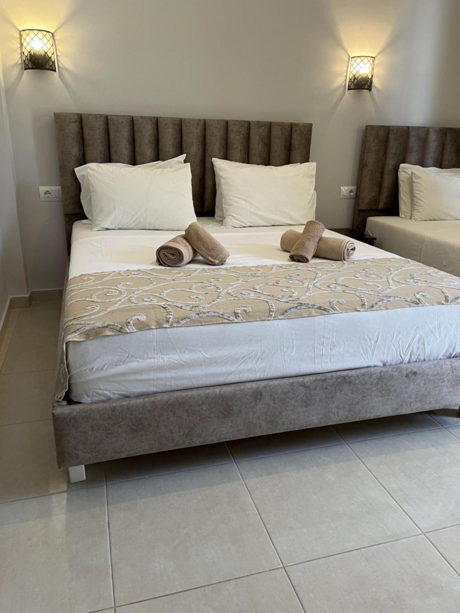 Bluemoon Suites Sarandë Eksteriør bilde