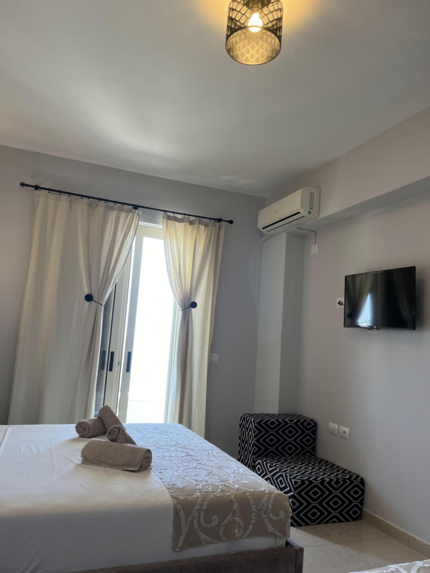 Bluemoon Suites Sarandë Eksteriør bilde