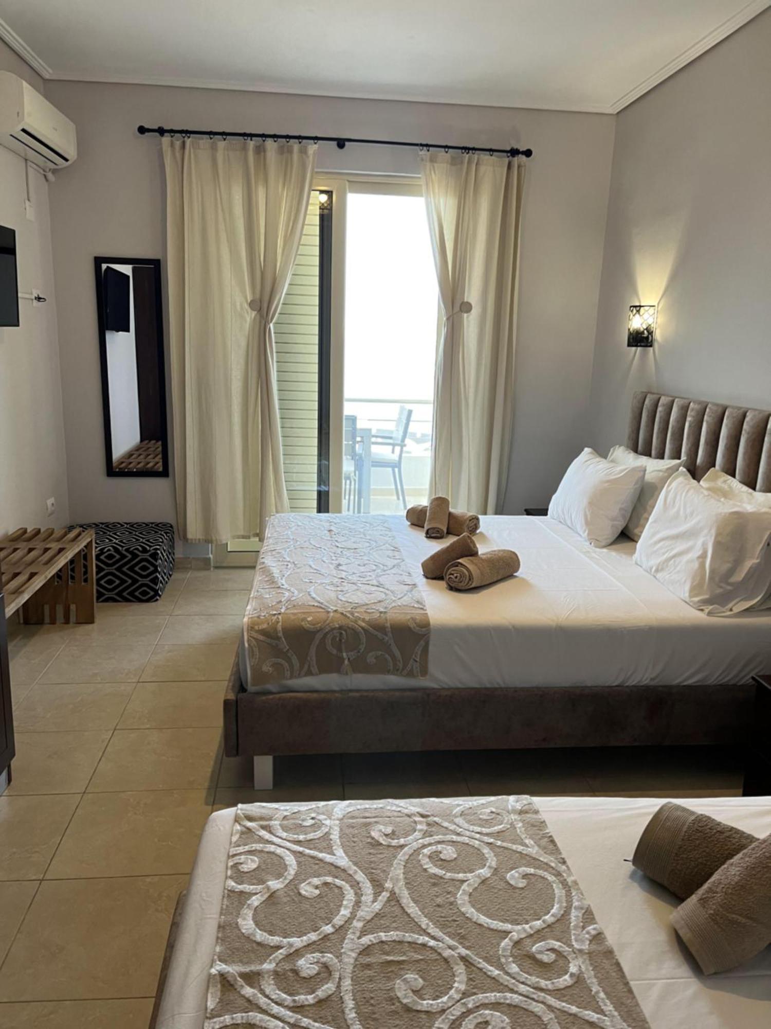 Bluemoon Suites Sarandë Eksteriør bilde