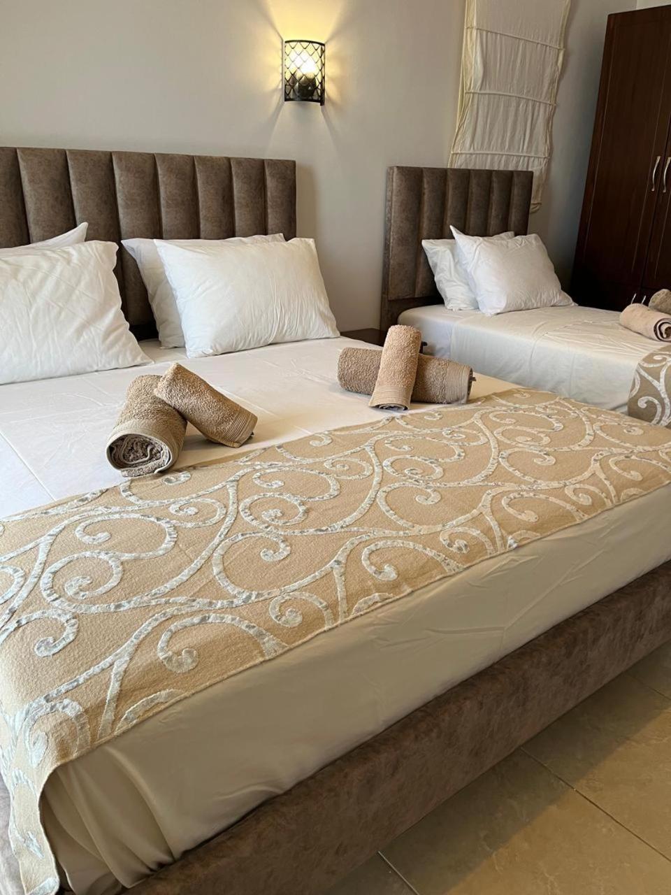 Bluemoon Suites Sarandë Eksteriør bilde
