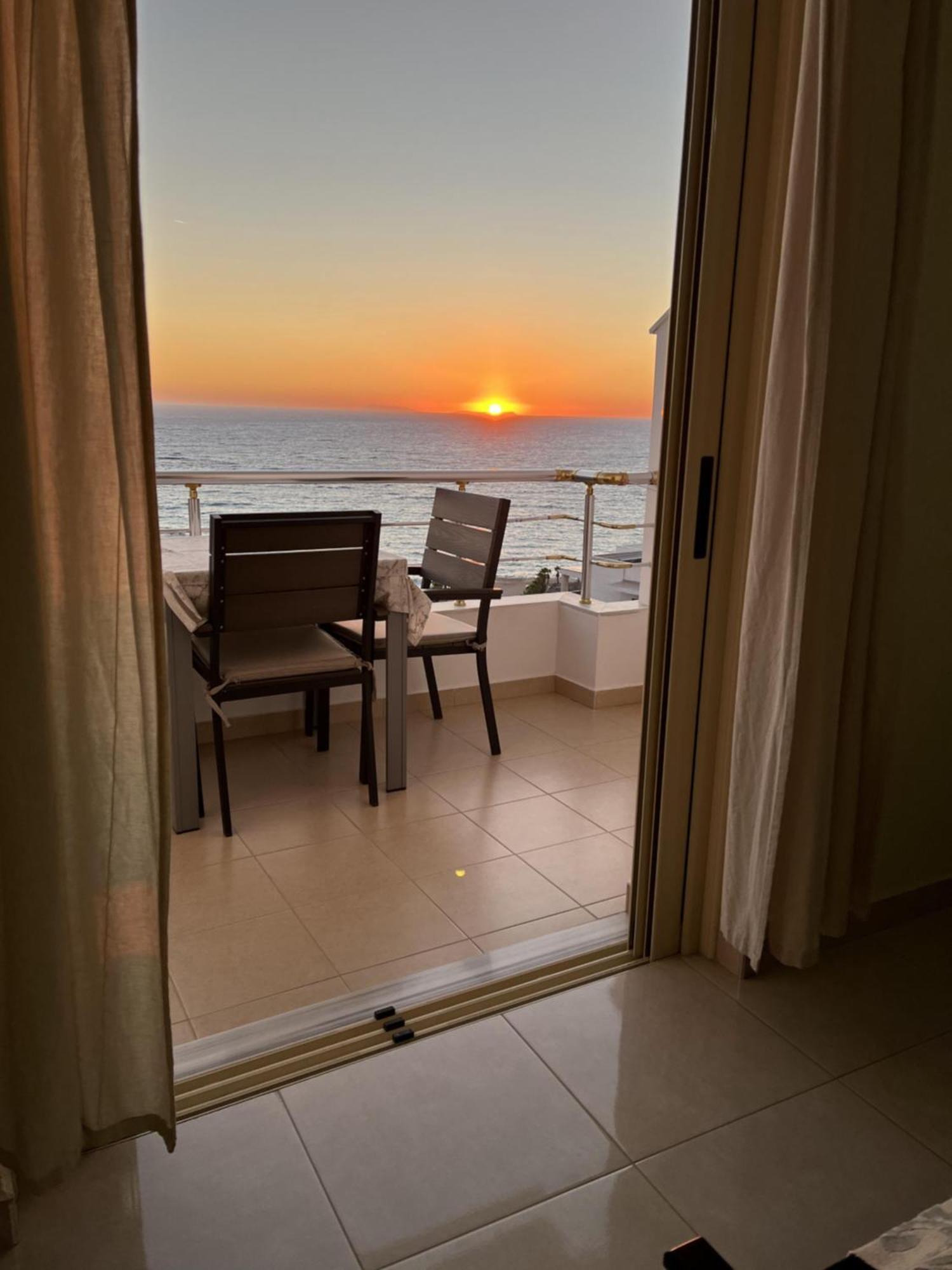 Bluemoon Suites Sarandë Eksteriør bilde