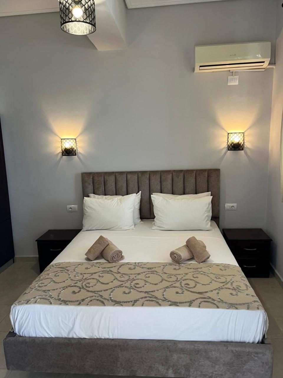 Bluemoon Suites Sarandë Eksteriør bilde